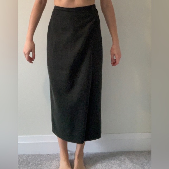 Wrap skirt - Picture 2 of 4